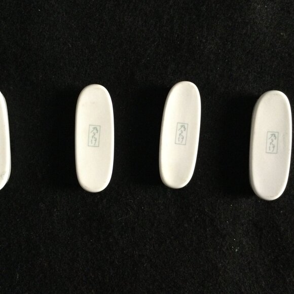 Japanese Porcelain Floral Chopstick Rests - Set of 4- blue flowers-marked - Picture 2 of 3